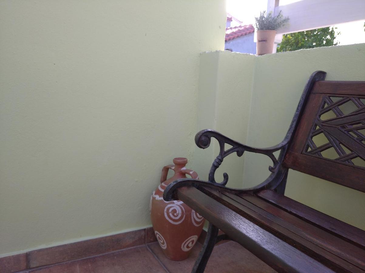 Granny'S Home Roussopoulio Luaran gambar