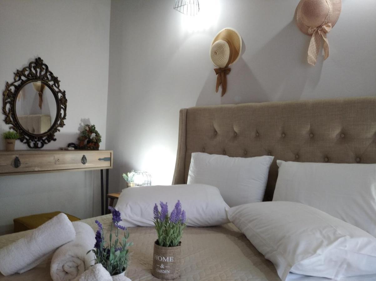 Granny'S Home Roussopoulio Luaran gambar