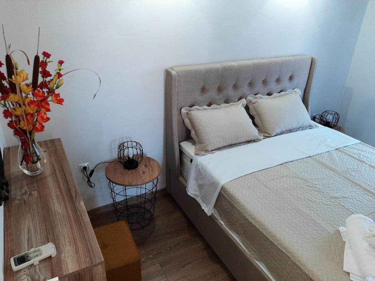 Granny'S Home Roussopoulio Luaran gambar